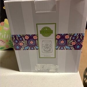 Scentsy Bee Kind Wax Warmer Box BNIB